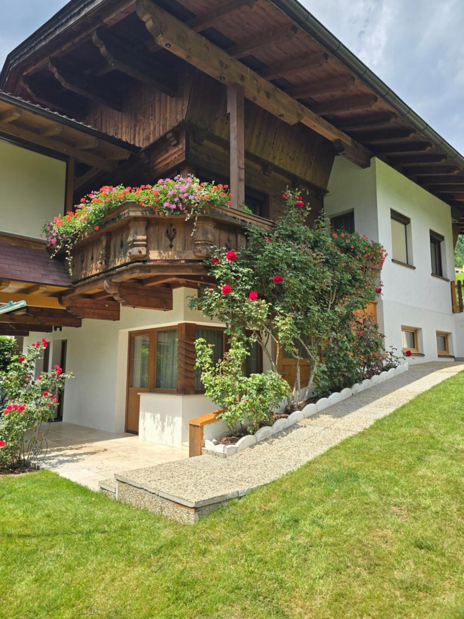 Landhaus Knoflach Neustift im Stubaital Ngoại thất bức ảnh